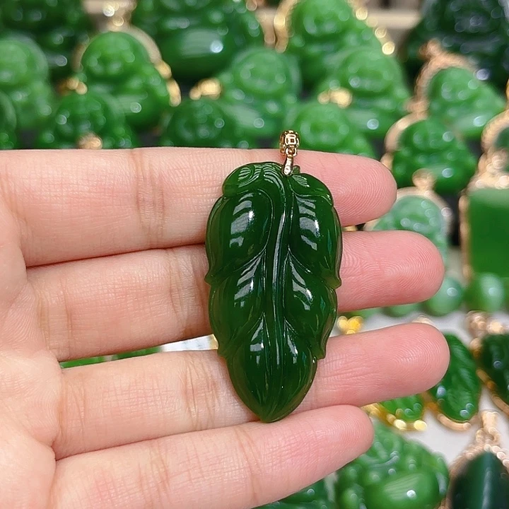 和田玉（碧玉）颈饰18K金镶嵌