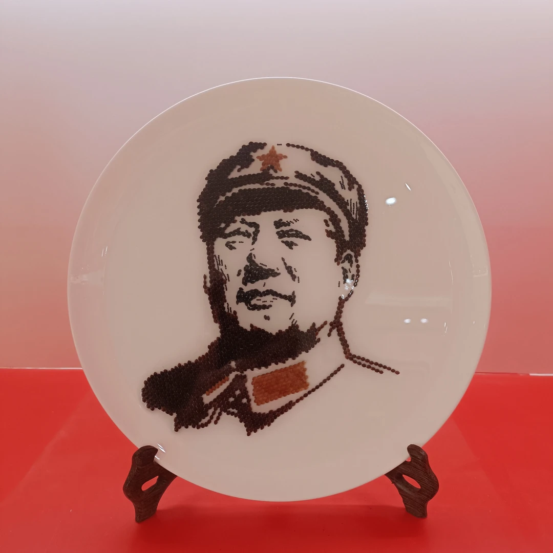 瓷盘粮画，纯手工制作  尺寸28cm✘28cm