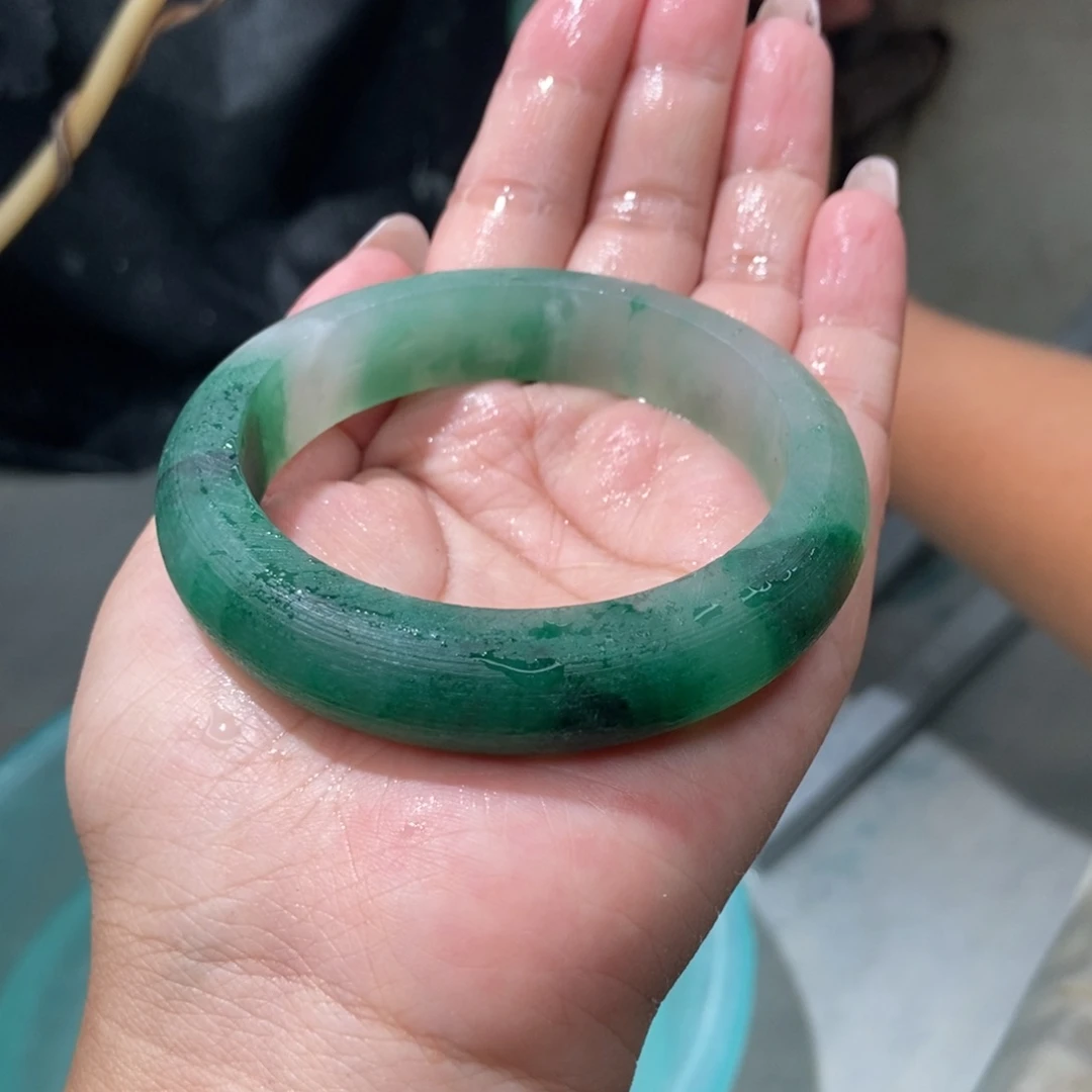 石英岩玉手镯未镶嵌@****?定制