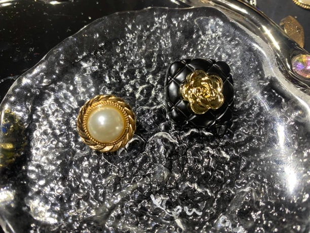 22尺寸山茶花大衣扣