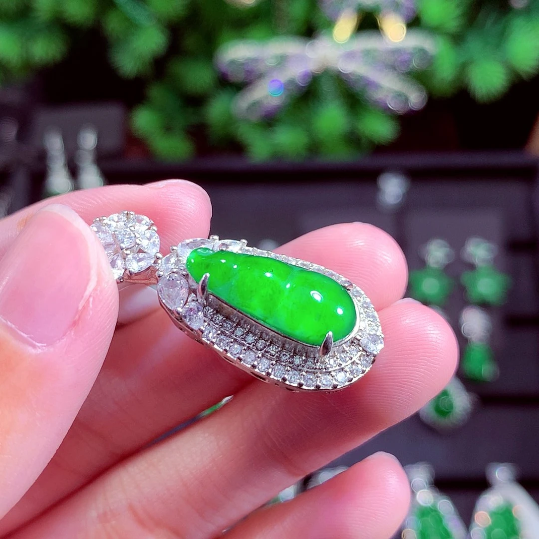 颈饰未镶嵌翡翠天然