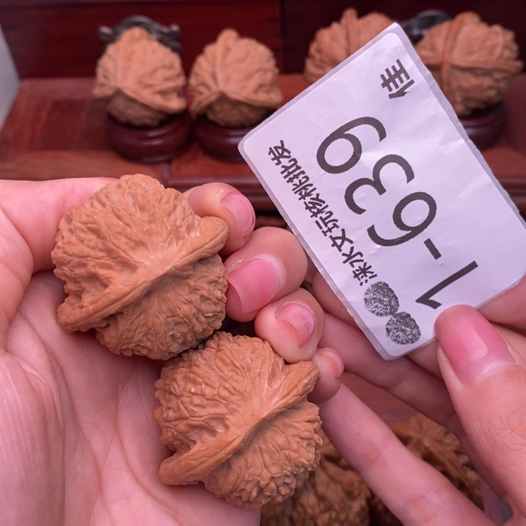 文玩核桃把件36血麒麟