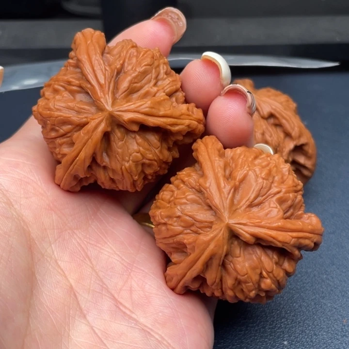 一***水文玩核桃吊坠白狮子