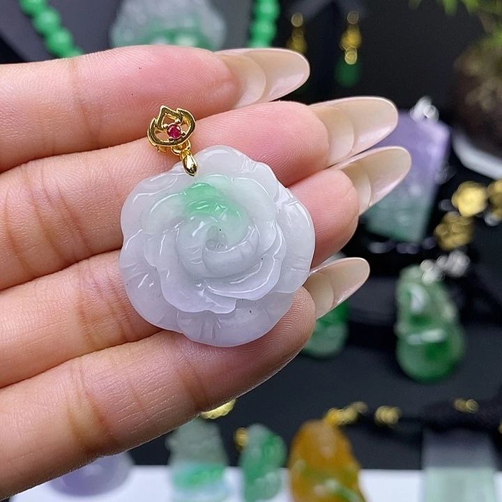 翡翠未镶嵌吊坠(赠链)