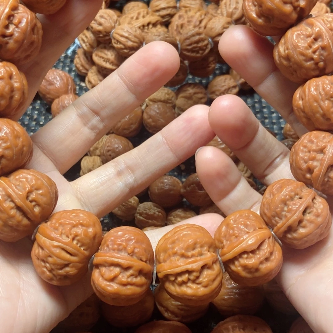 圣***湖吊坠文玩核桃粗筋磨盘