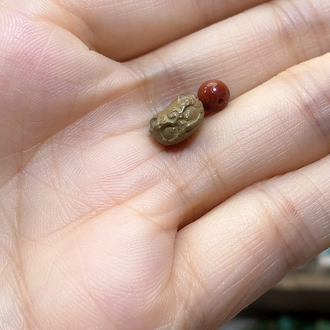 南红玛瑙配饰未镶嵌