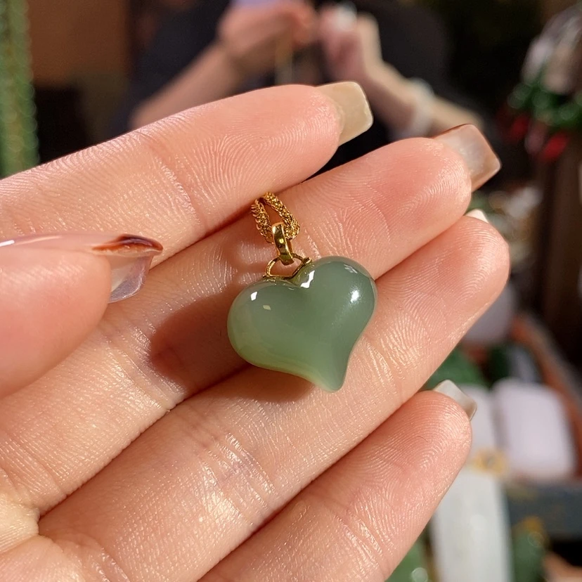 【闪购商品】吊坠(赠链)18K金镶嵌和田玉