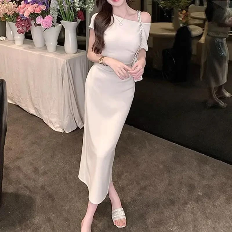 【立体剪裁】气质高冷御姐风斜肩连衣裙2025新款女夏季高级感显瘦包