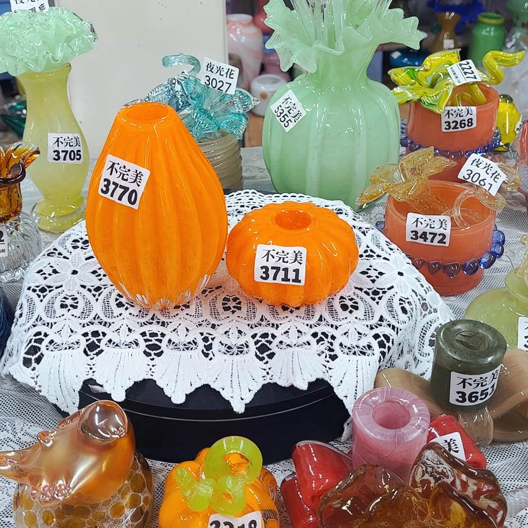 2个瓶 家悦琉璃工艺品不完美