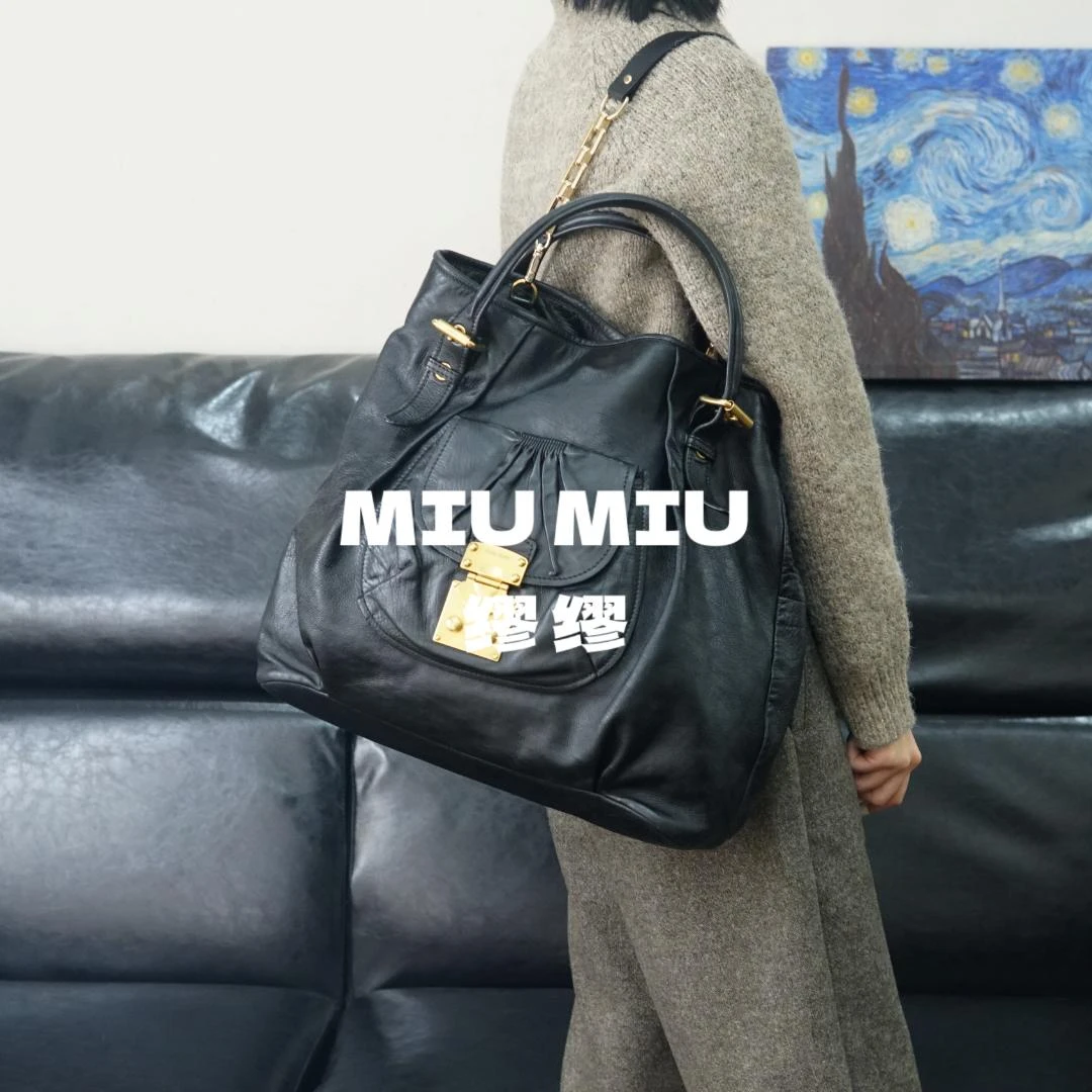 95新 MIU MIU/缪缪 黑色单肩包/HH09730047/0047