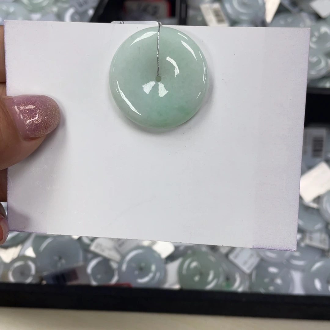 翡翠颈饰未镶嵌平安扣