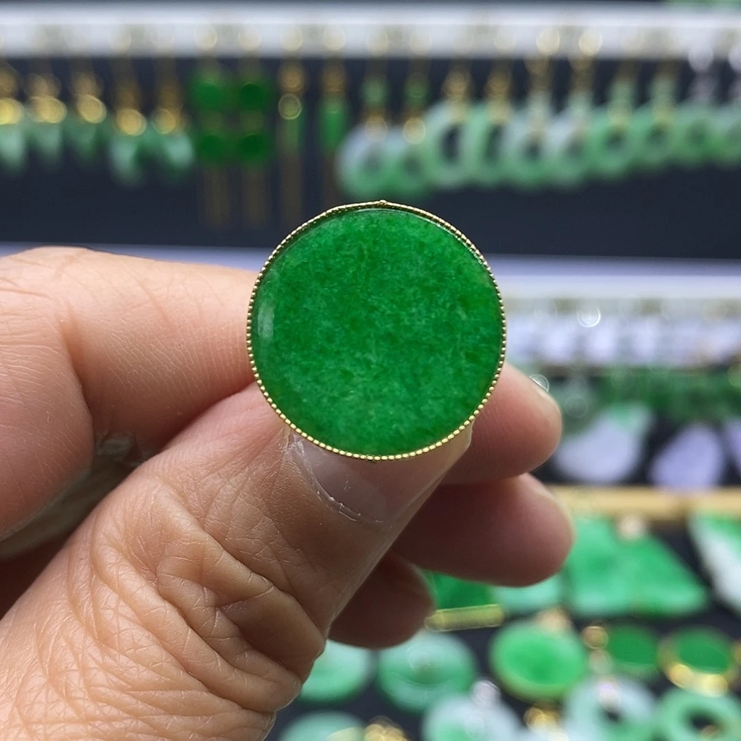 翡翠18K金镶嵌戒指戒指