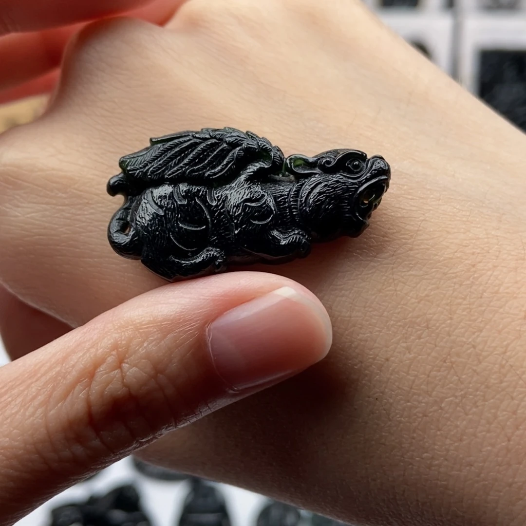 颈饰未镶嵌翡翠飞天老虎