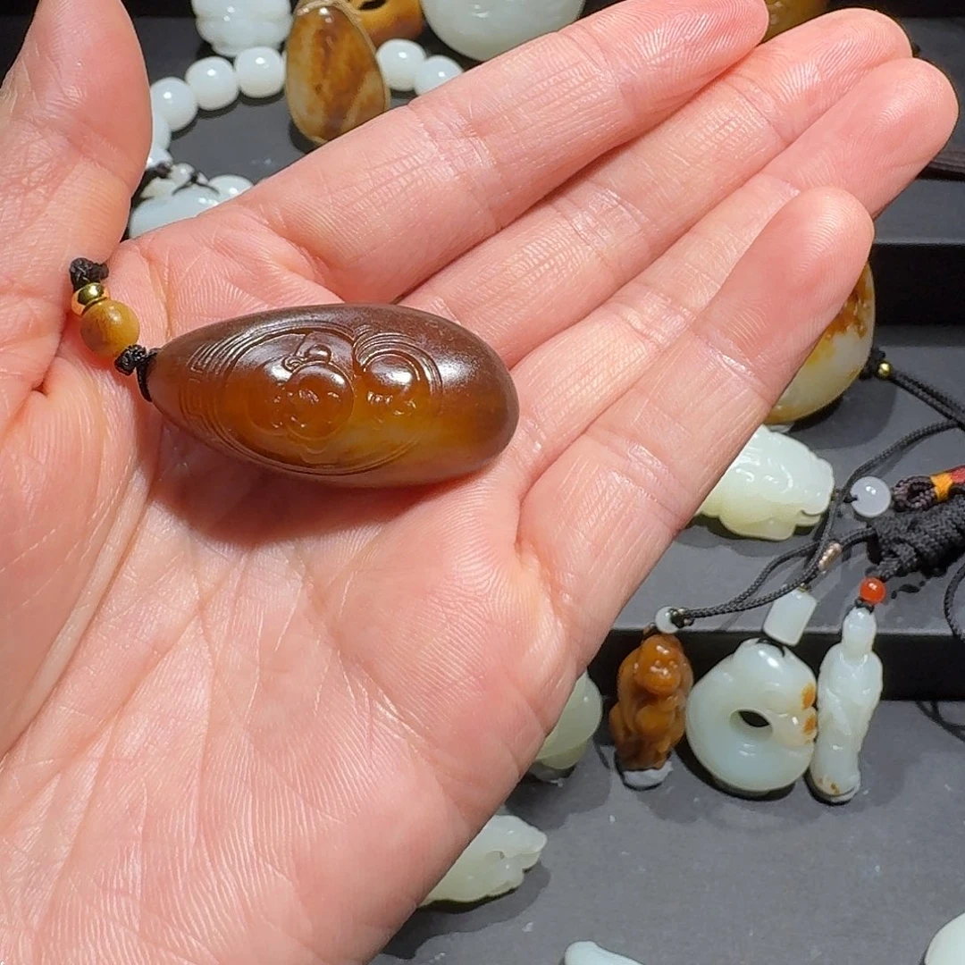 用***5和田玉未镶嵌颈饰