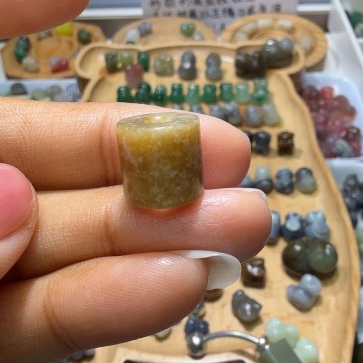 和田玉未镶嵌珠宝奇石