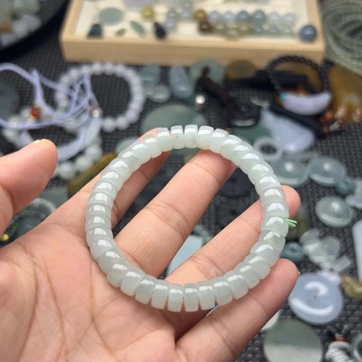 翡翠未镶嵌颈饰手串