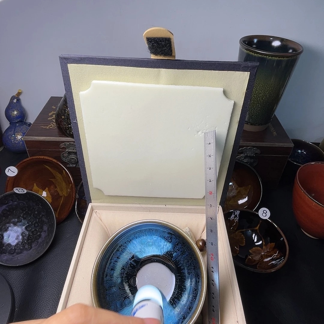 茶盏你要吃就不要管他们