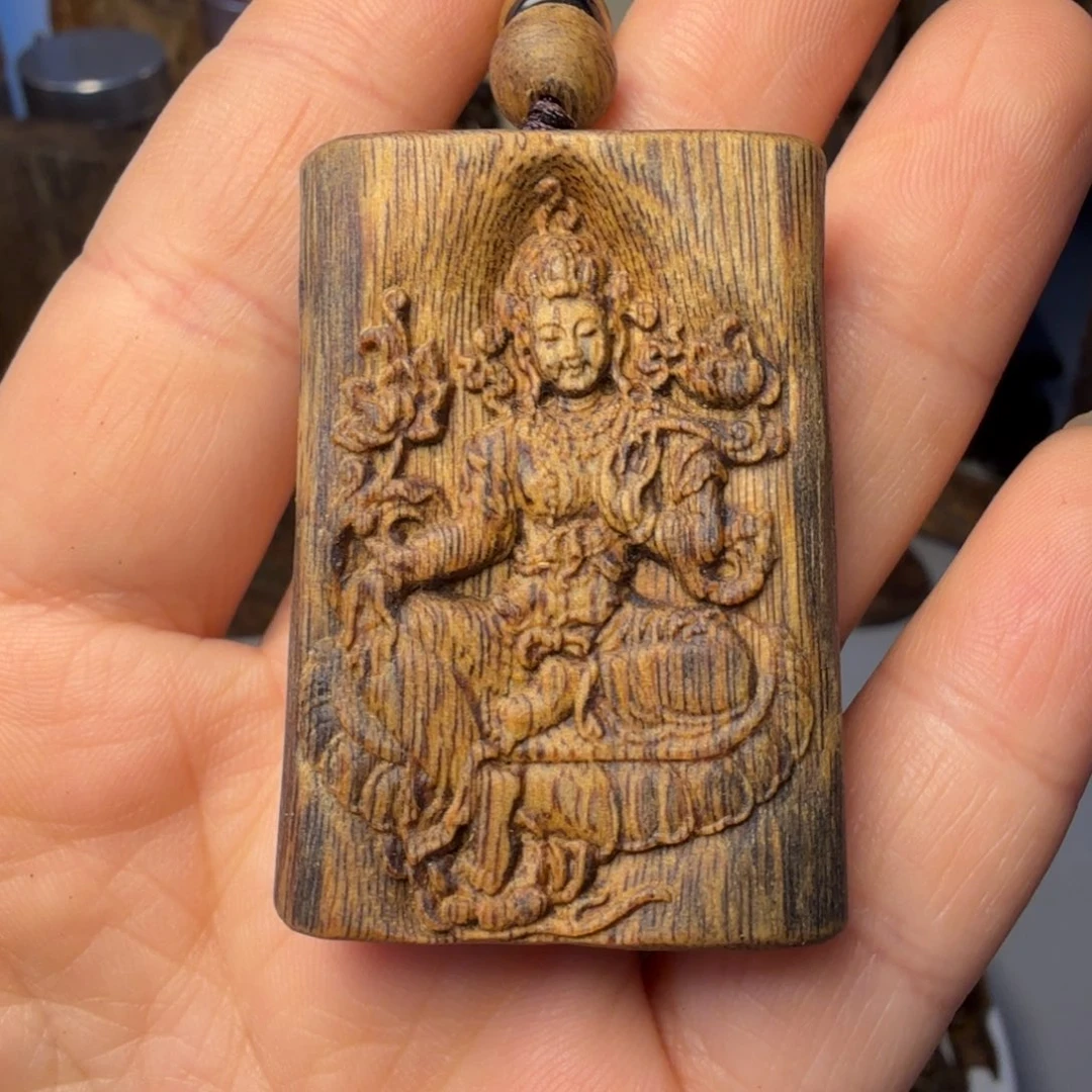 沉香枕沉香海南老白棋绿度母雕刻带绳13克+