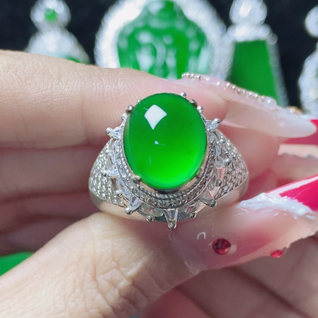 翡翠未镶嵌颈饰