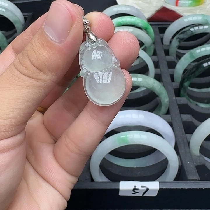 无非金属缅绿飘花手镯