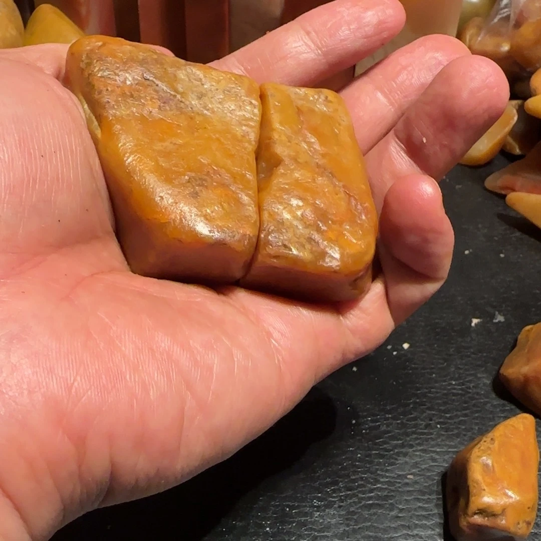 老挝石汲****辉田黄原石，