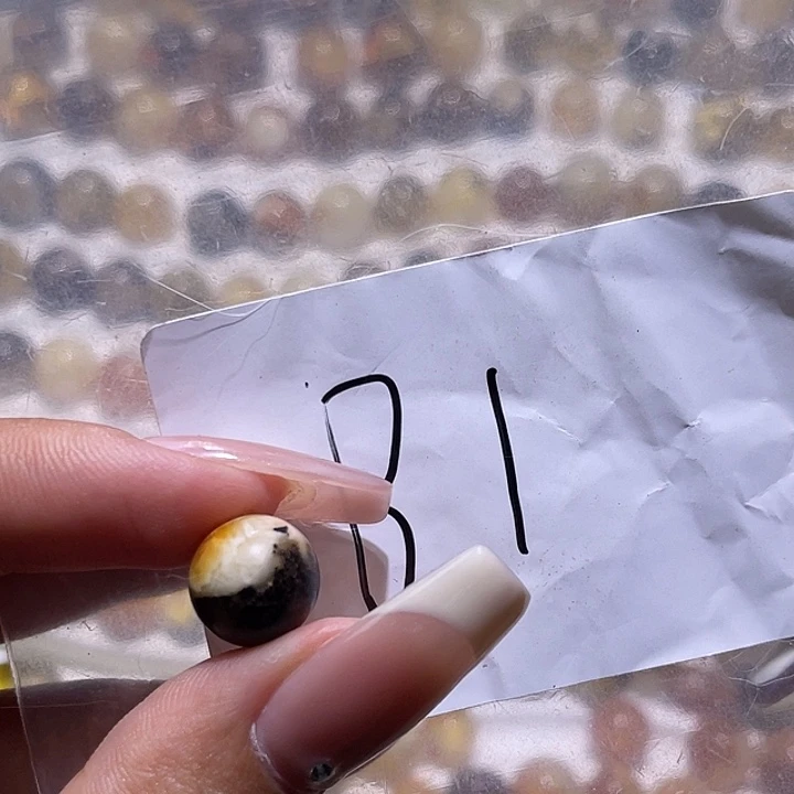 琥珀未镶嵌裸石10.9福利