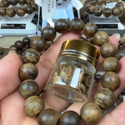 沉香碎屑沉香真*越南芽庄白奇