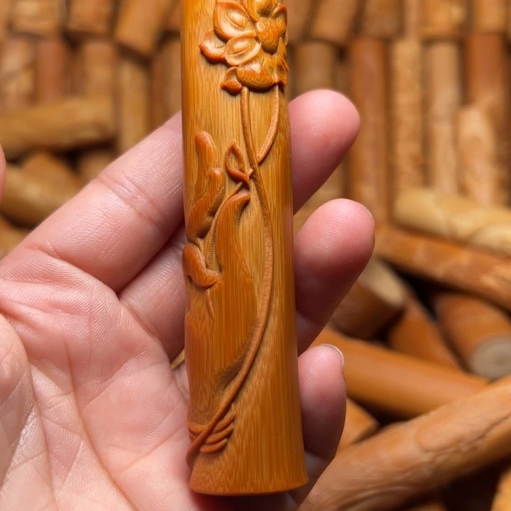 悠***呦实心竹雕刻手把件