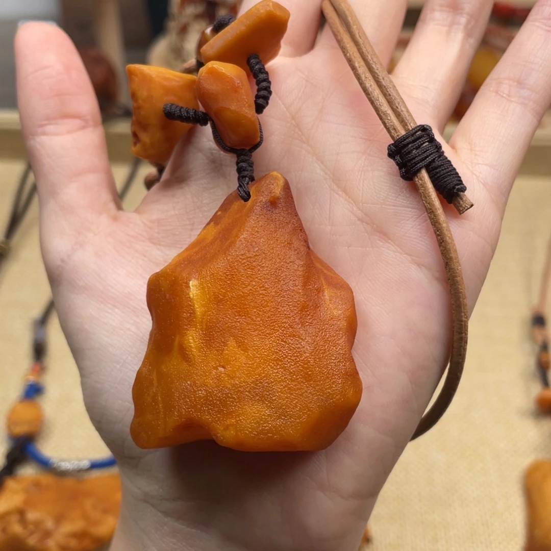 琥珀未镶嵌珠宝奇石