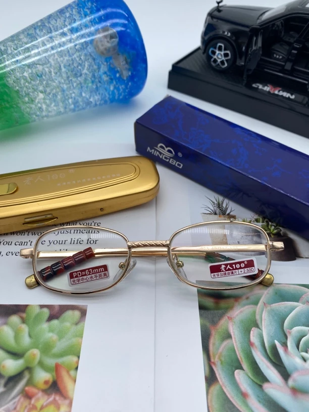 老人100，823玻璃加膜老花镜