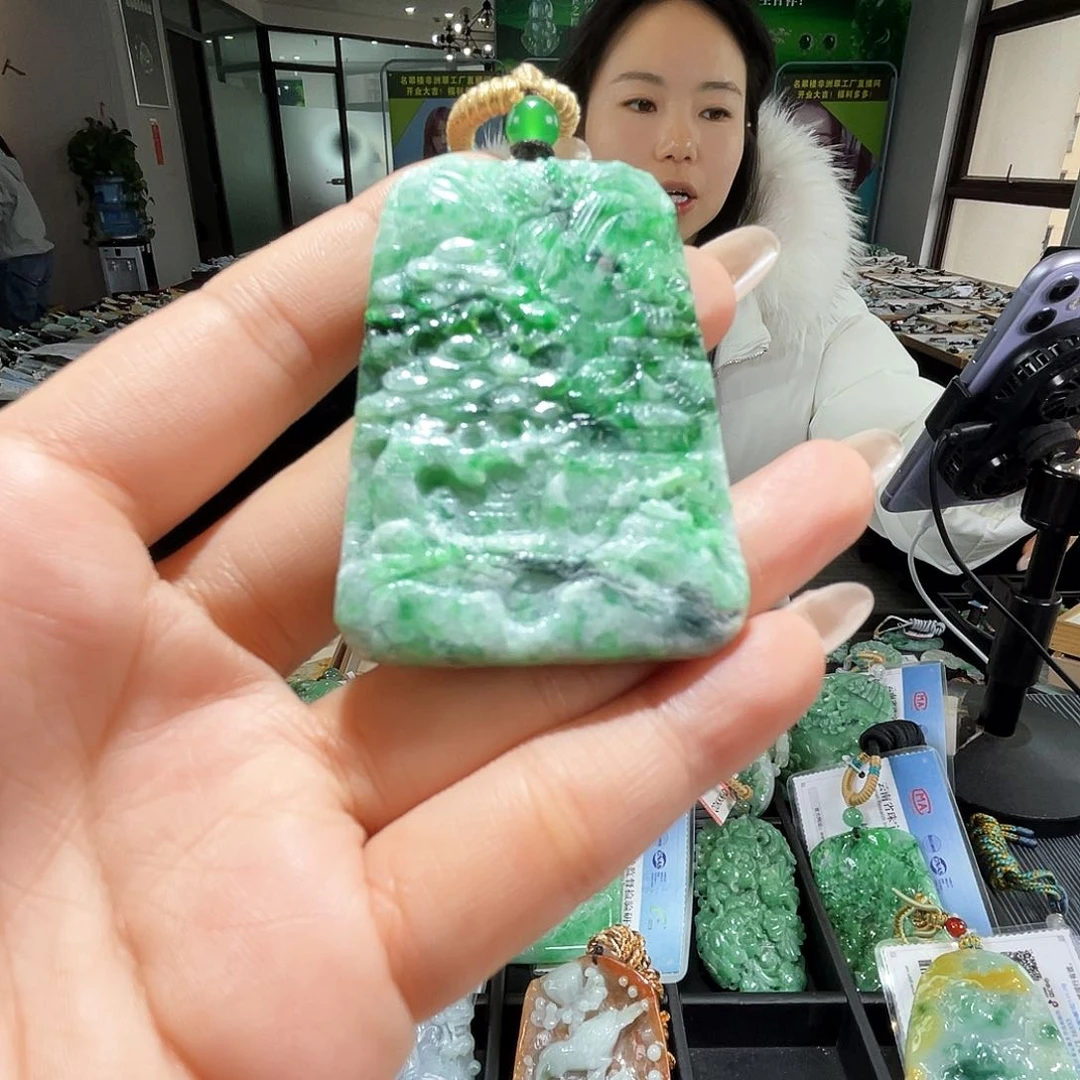 颈饰未镶嵌翡翠一