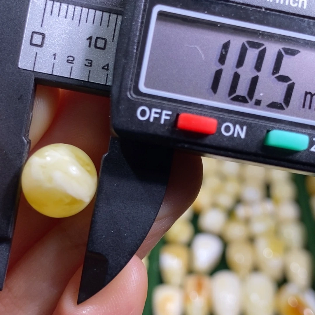 蜜蜡未镶嵌裸石配饰