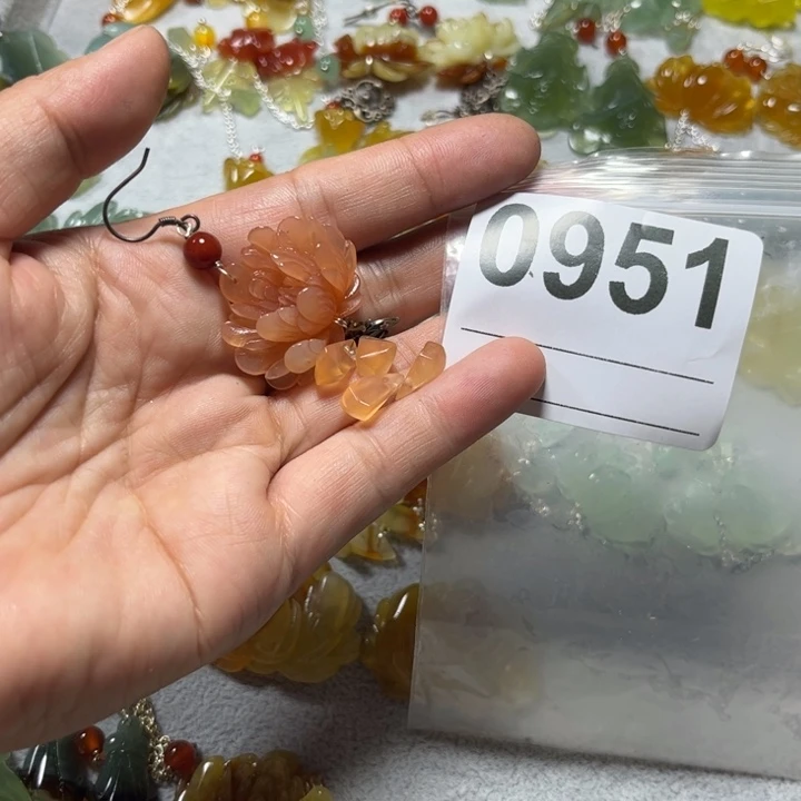 阿***猫蛇纹石玉合金耳饰