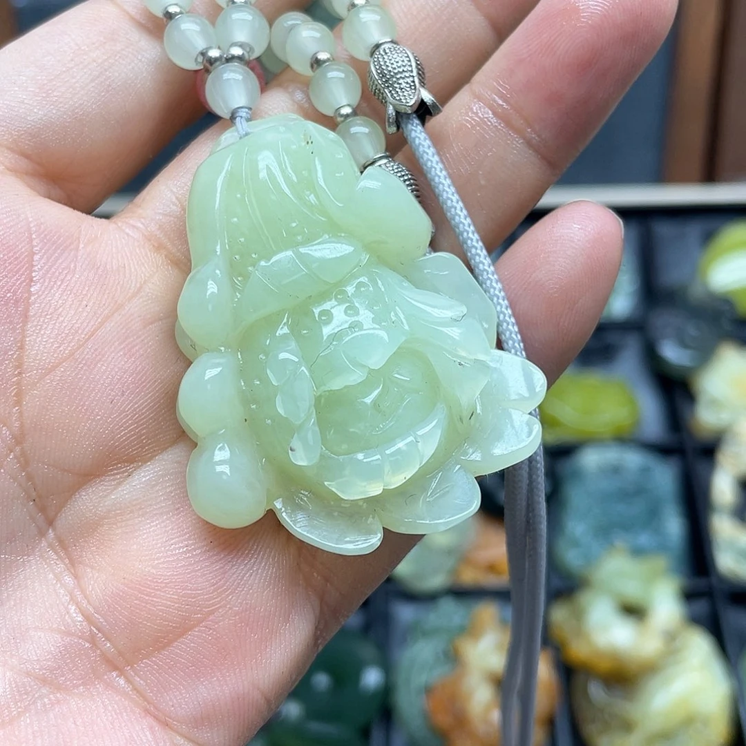 穿***期未镶嵌蛇纹石玉颈饰