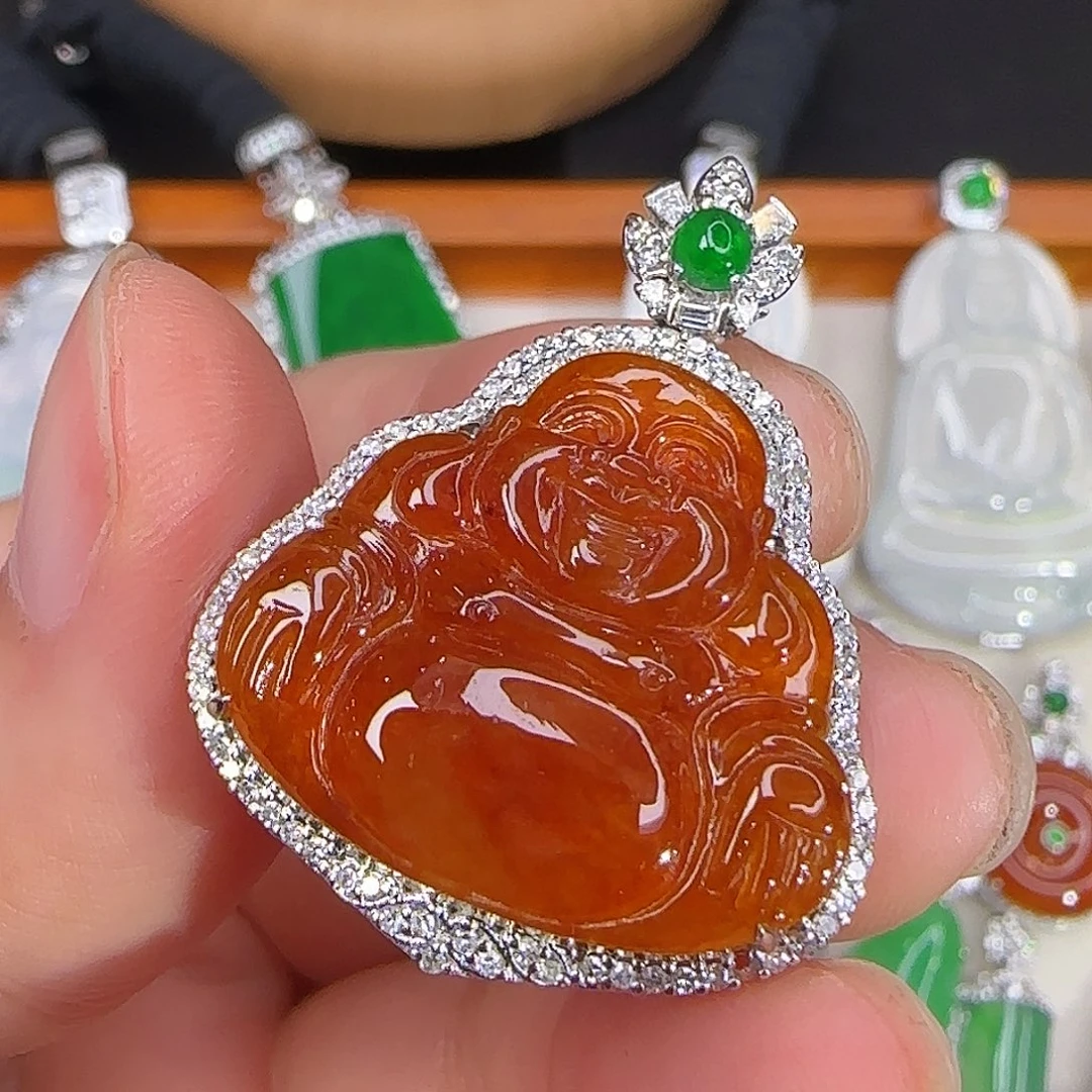 翡翠18K金镶嵌颈饰