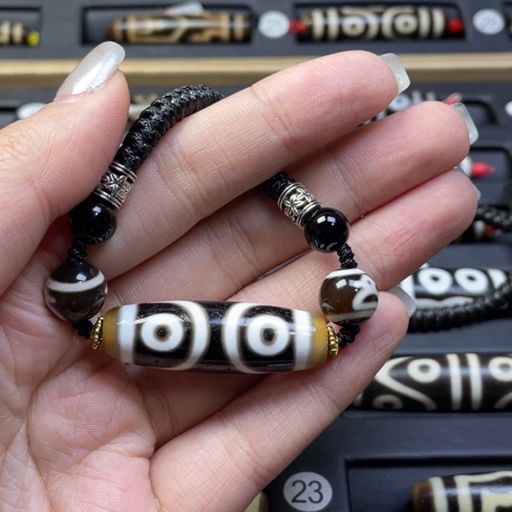 山***多玛瑙/玉髓未镶嵌颈饰