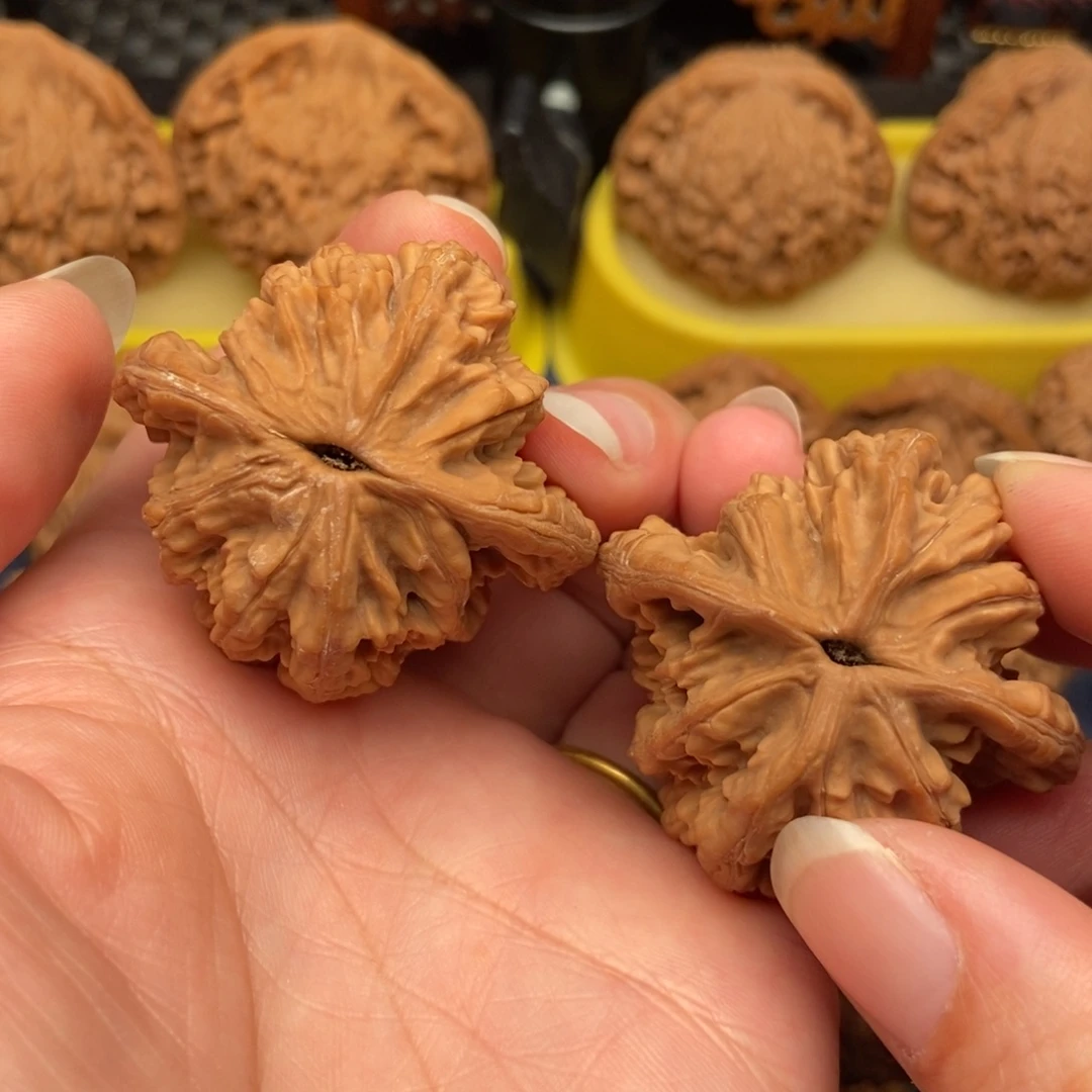 诉***尽吊坠文玩核桃虎头