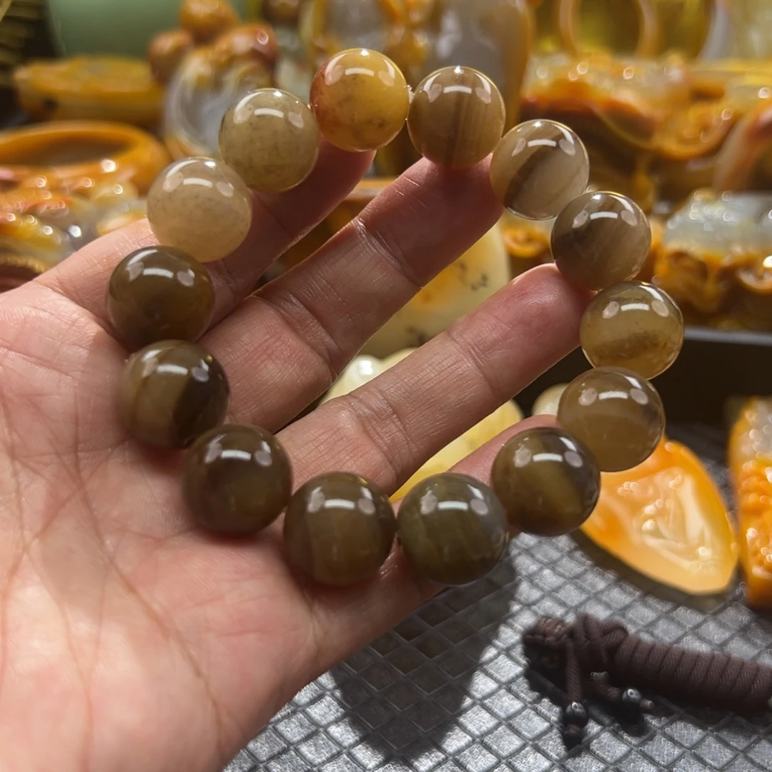 石英质玉未镶嵌颈饰