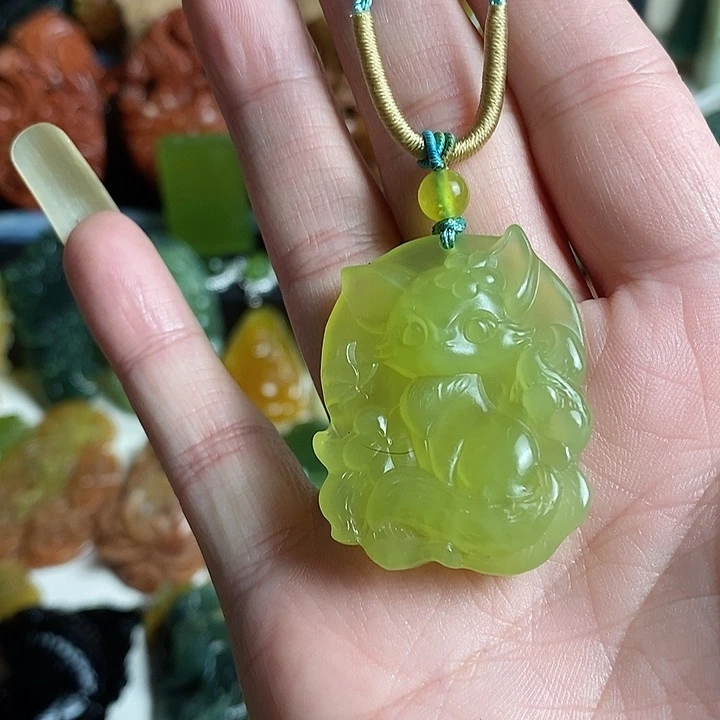 未镶嵌蛇纹石玉颈饰