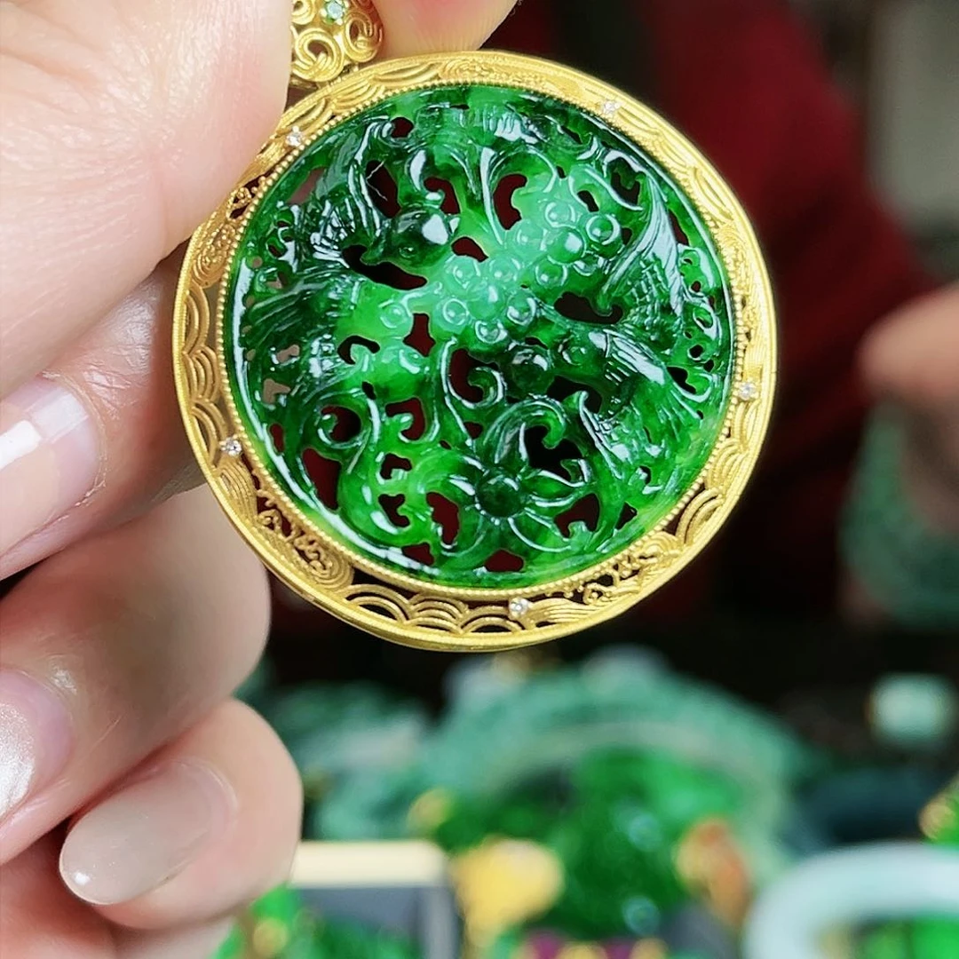 翡翠颈饰18K金镶嵌吊坠