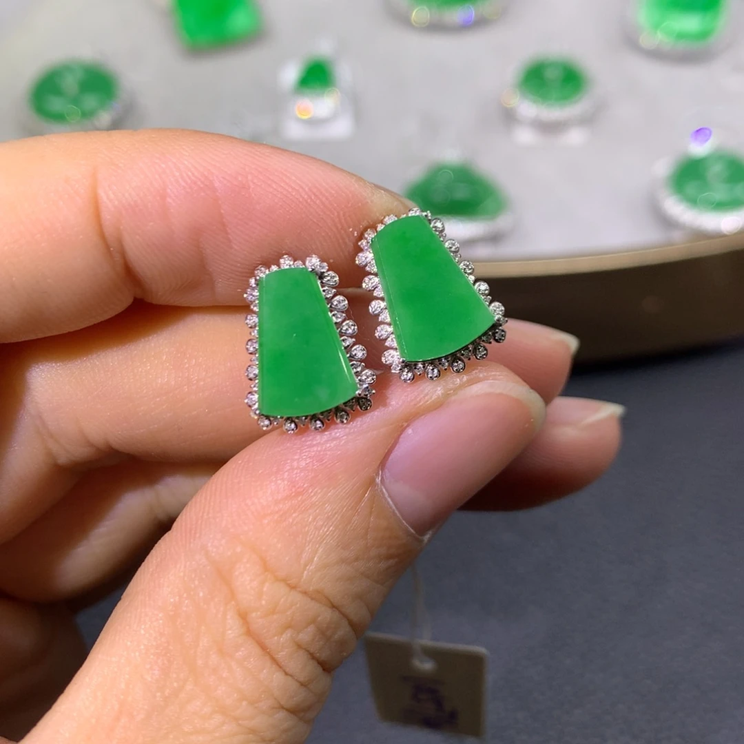 翡翠耳饰18K金镶嵌翡翠