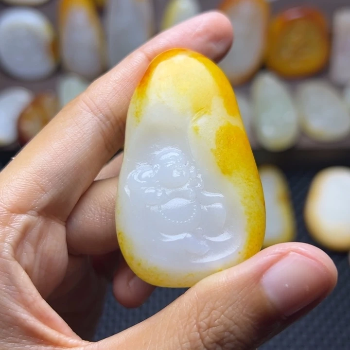 颈饰未镶嵌和田玉