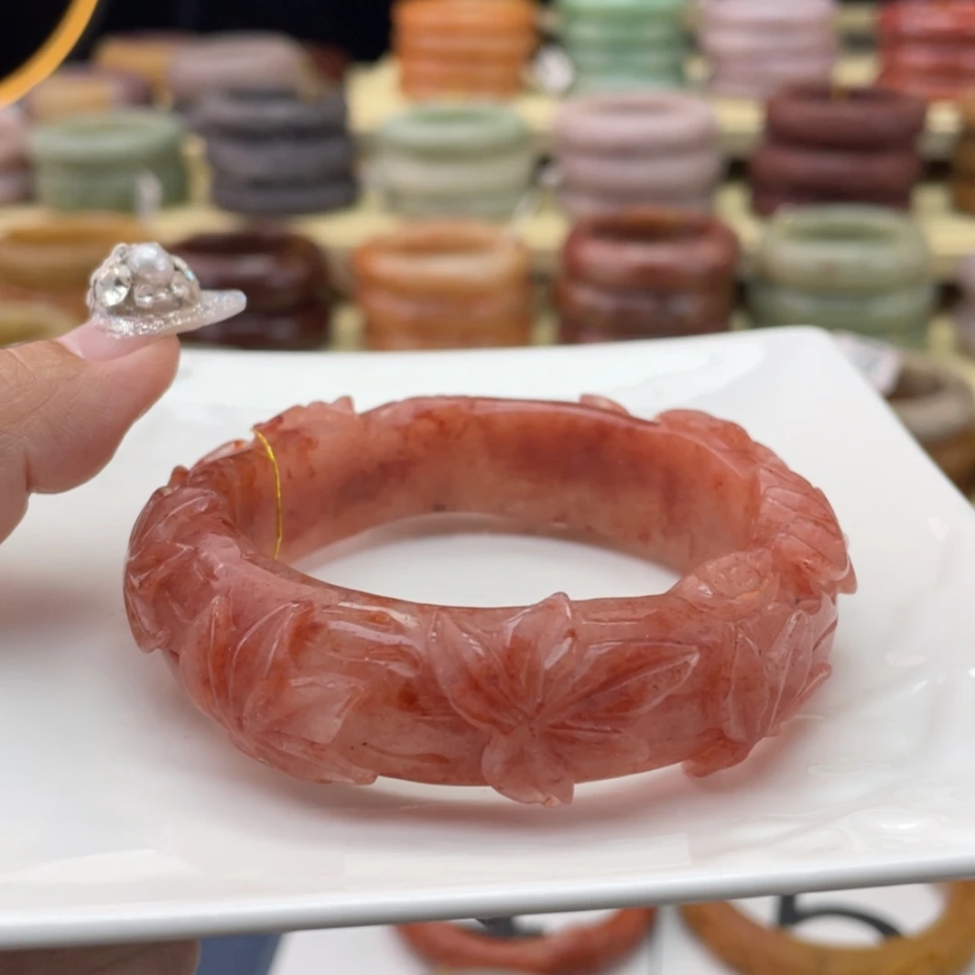 【闪购商品】石英质玉手镯未镶嵌甄****?