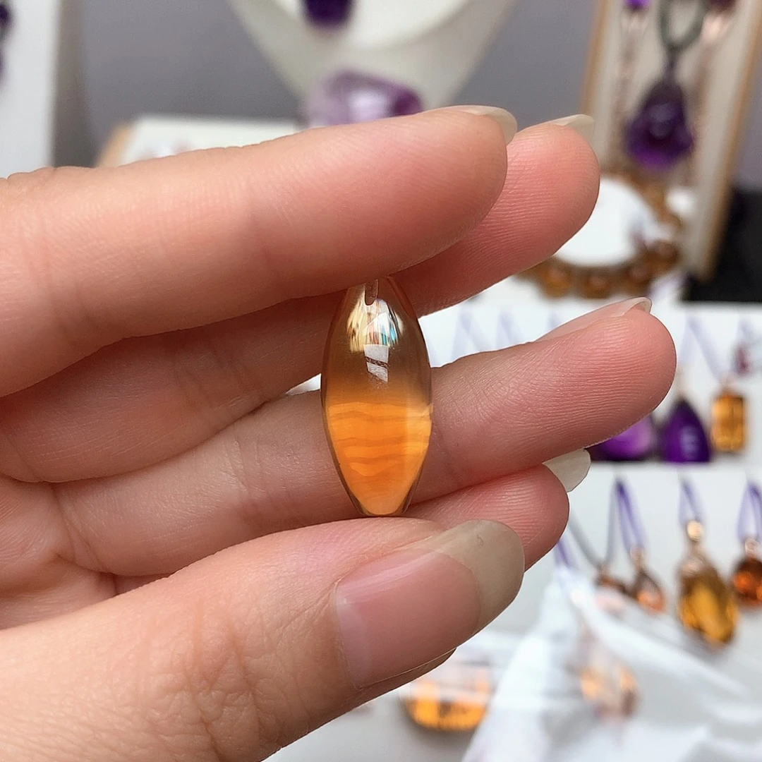 六***姐吊坠(赠链)银S925镶嵌黄晶L 定制款，退换收50工费