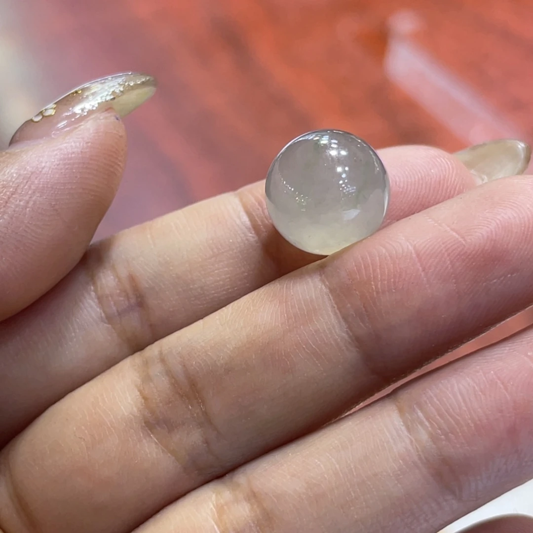 颈饰未镶嵌翡翠珠子