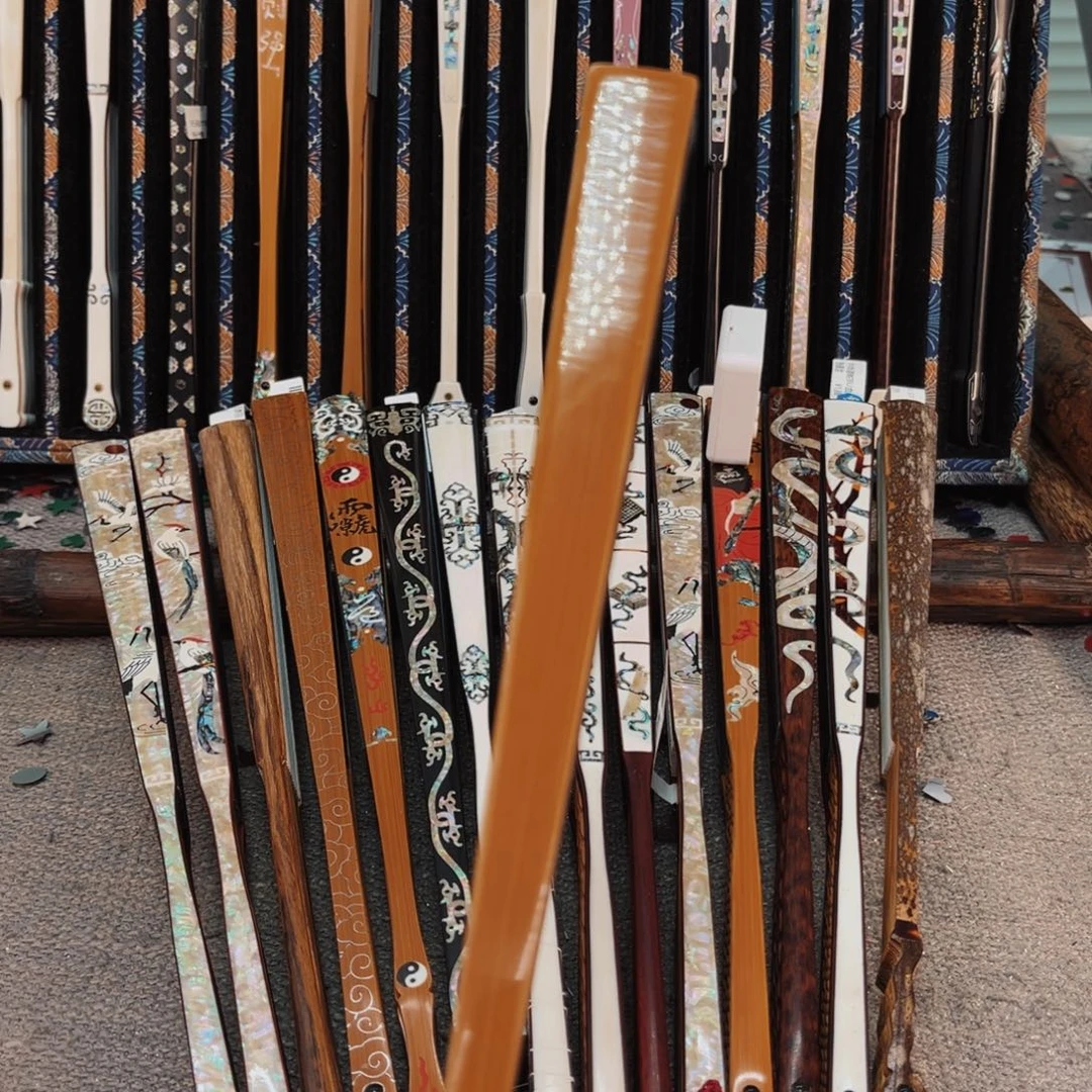 上***力扇子纯手工制作工艺精湛