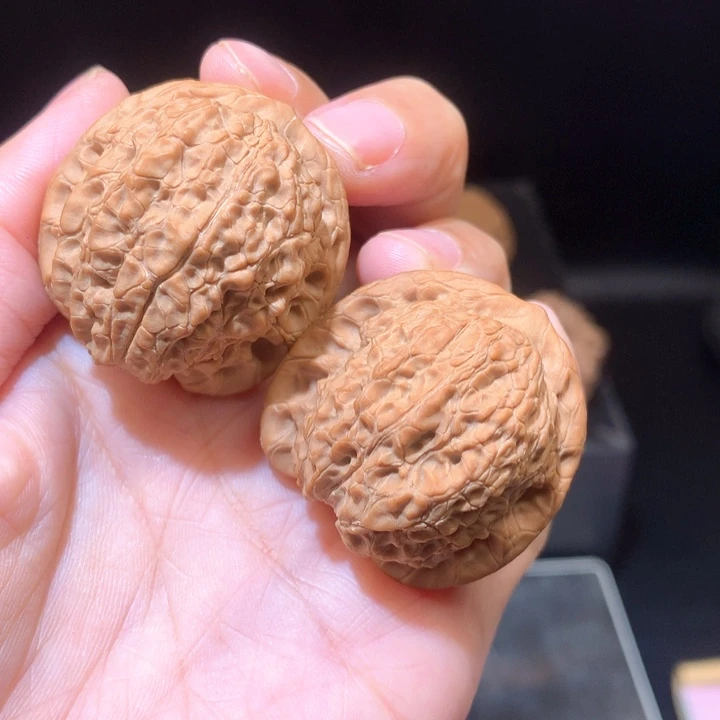 猴头核桃吊坠血麒麟