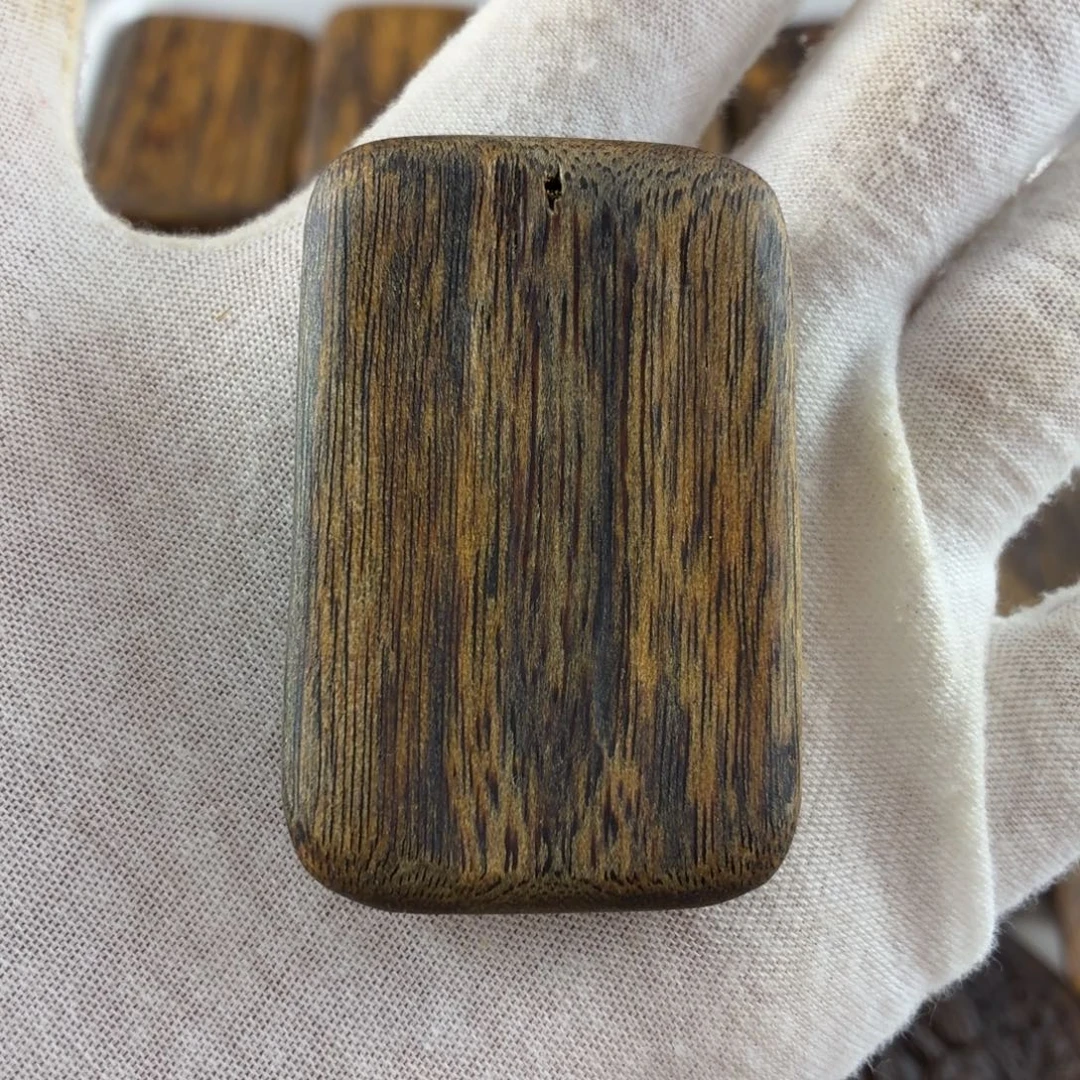 沉香碎屑沉香平安无事牌福利价