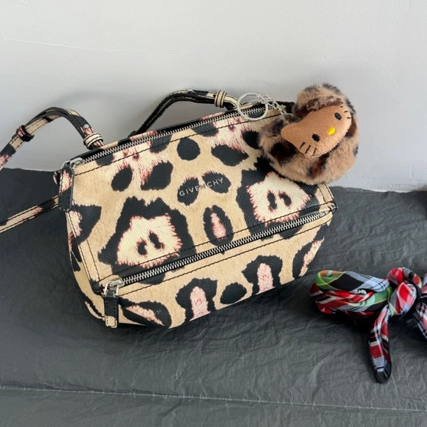 95新 Givenchy/纪梵希 【小考拉】纪梵希 豹纹潘多拉斜挎包