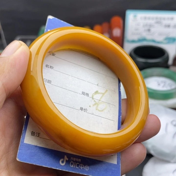 未镶嵌手镯石英质玉